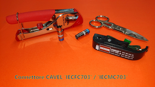 Come montare un connettore IEC a compressione con inserto CAVEL®